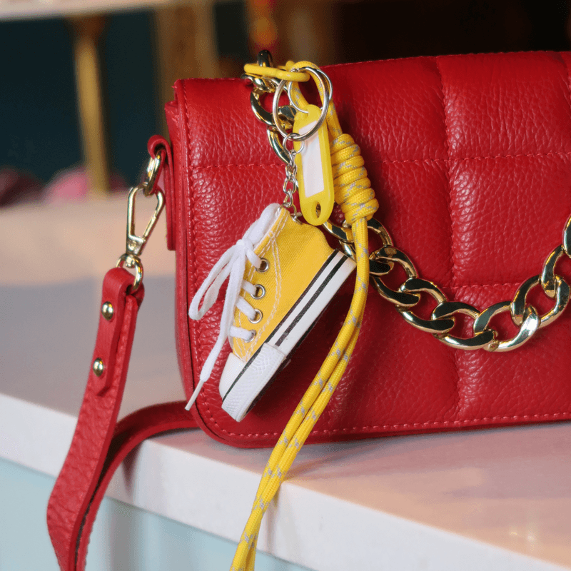 Bag charm converse  gul